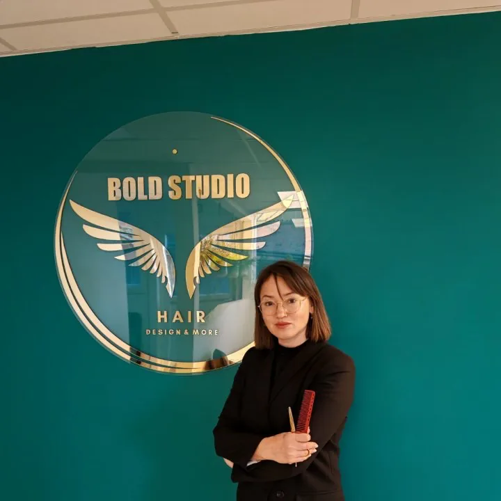 Ionela Ecaterina, Frisør og grunnlegger av Bold Studio